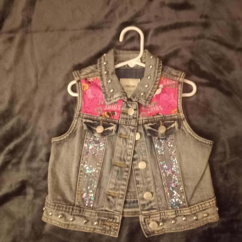 Vest - Picture 2 of 2